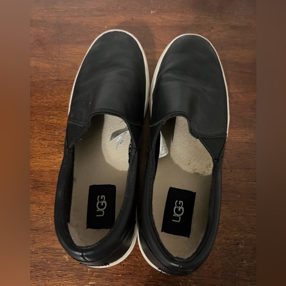 Ugg Womens Kitlyn Black Leather Slip On Comfort Shoes Size 8 - Picture 2 of 10